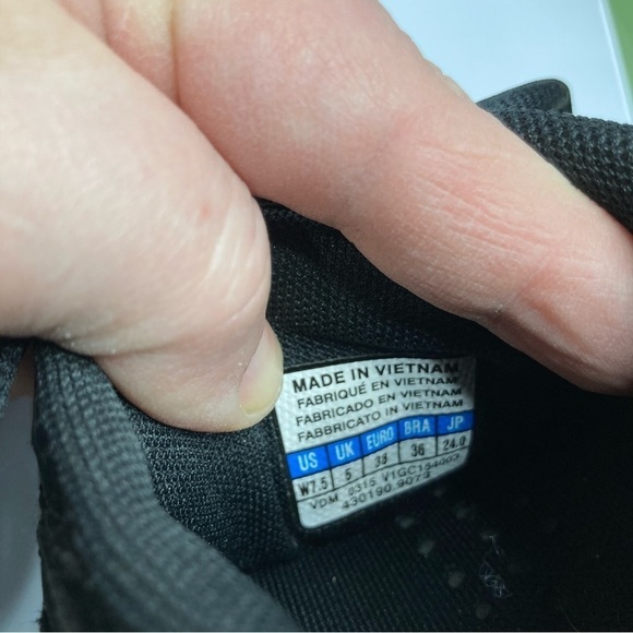 Mizuno wave hurricane sneakers size 7.5 - Picture 9 of 9